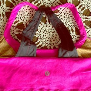 Lululemon tank top with built in bra 10/12